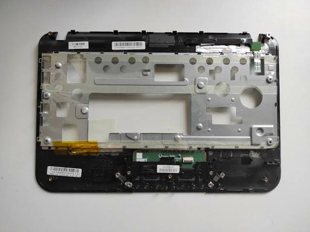 HP Mini 1104 Palmrest Housing Replacement