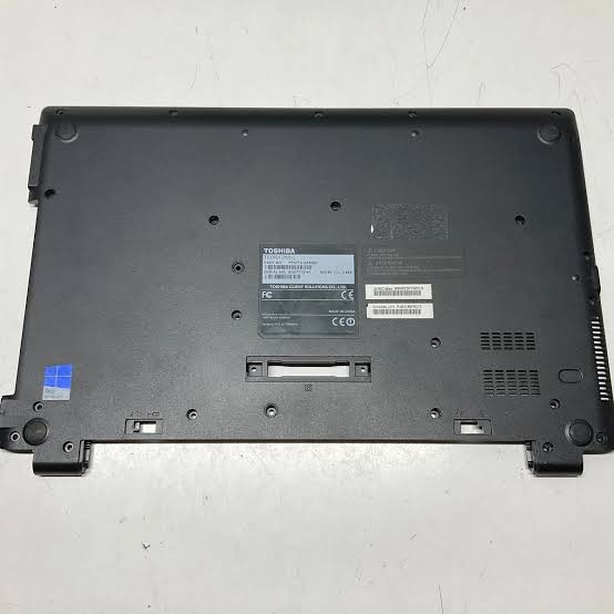 Toshiba Tecra S11 Bottom Bezel Housing Replacement