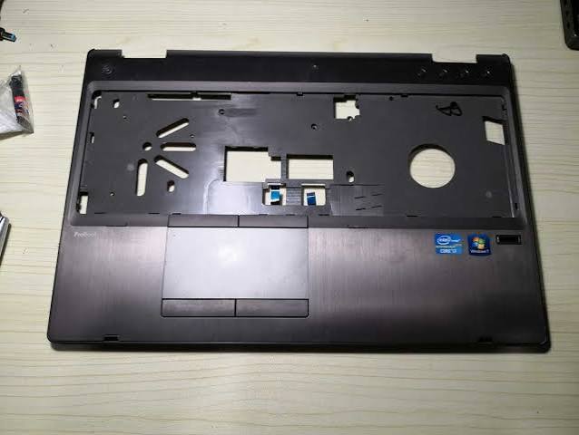 HP ProBook 6560b Palmrest Housing Replacement